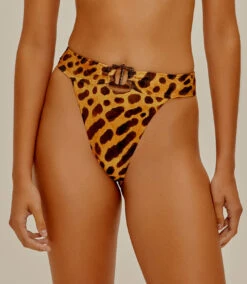 Agua De Coco Bottom Hot Onca Amarelo