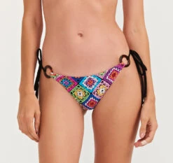 Bottom Eva Bali Granny Knit